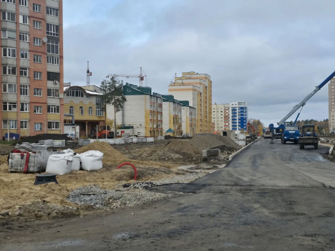 В Сургуте завершается строительство двух новых дорог на улице Александра Усольцева В Сургуте завершается строительство двух новых дорог на улице Александра Усольцева