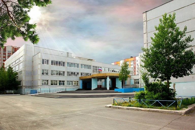 Ремонт треснувших стен в сургутской школе №44 продлили до декабря