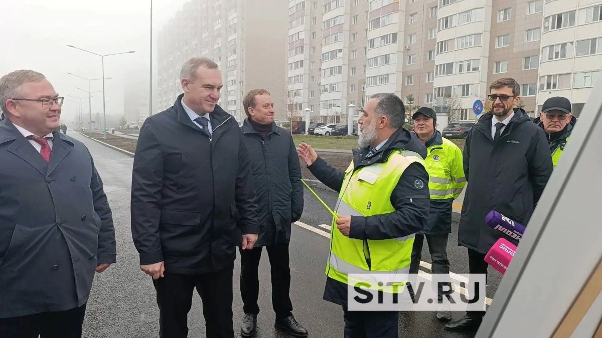 Губернатор Югры осмотрел строительство трёх дорог в Сургуте Губернатор Югры осмотрел строительство трёх дорог в Сургуте