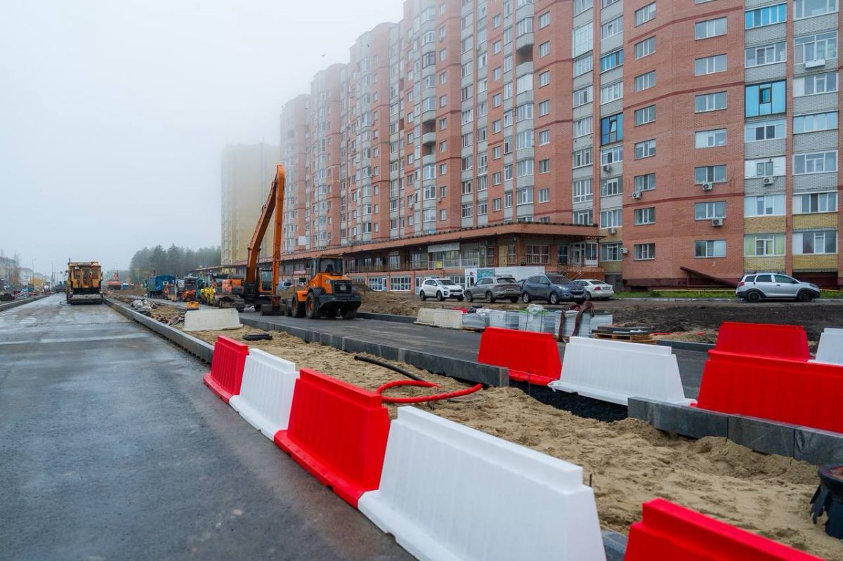 Руслан Кухарук проверил ход дорожных работ и благоустройство общественных пространств в Сургуте Руслан Кухарук проверил ход дорожных работ и благоустройство общественных пространств в Сургуте