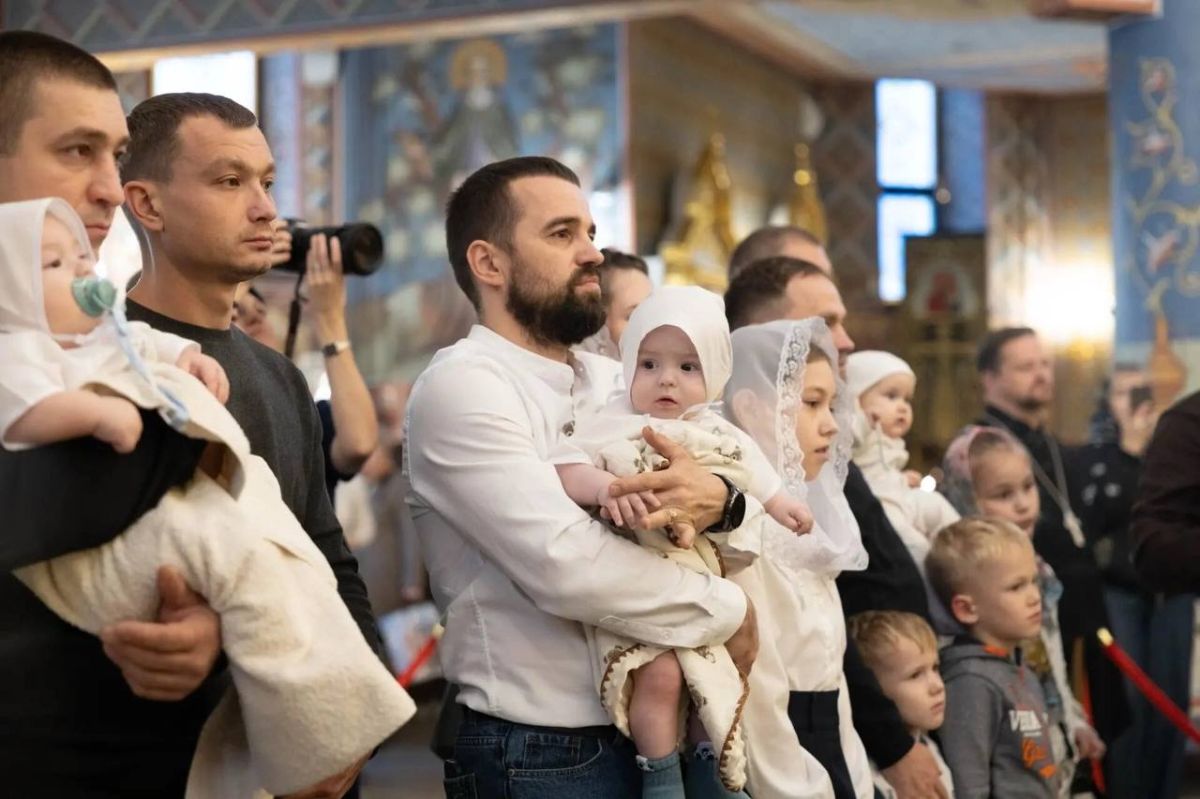 В Югре продолжают традицию поддержки многодетных семей В Югре продолжают традицию поддержки многодетных семей