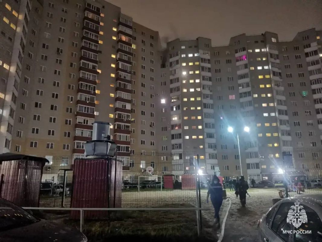 На Иосифа Каролинского загорелась квартира На Иосифа Каролинского загорелась квартира